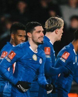 Estêvão marca, Pedro Neto faz hat-trick e Chelsea goleia Hull City na Copa da Inglaterra