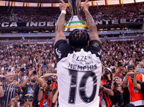 Zakaria Labyad e Memphis Depay são amigos e se reencontram agora no Corinthians