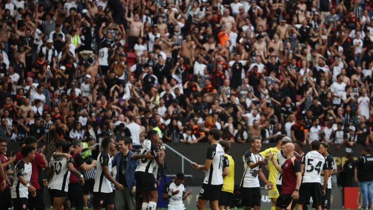 Corinthians comemora Supercopa Rei