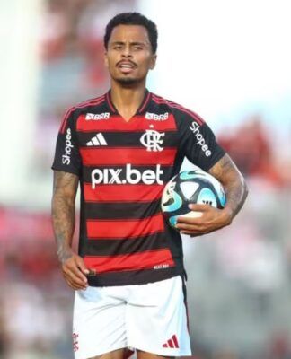 Corinthians fecha empréstimo sem custos de volante do Flamengo