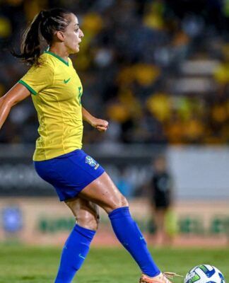 Volante volta à Seleção Brasileira após superar câncer raro