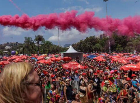 Bangalafumenga volta ao Carnaval do Rio e atrai 50 mil ao Aterro do Flamengo