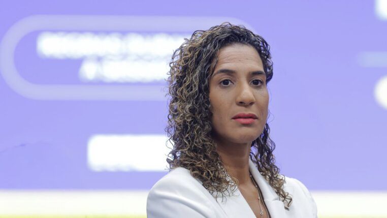 Anielle Franco posa para foto no STF