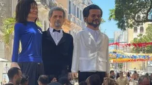 Bonecos gigantes de Kléber Mendonça Filho e Wagner Moura
