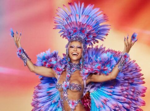 Sabrina Sato em foto produzida com a fantasia da Gaviões da Fiel