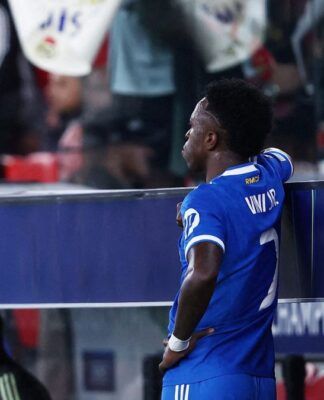 Mourinho critica comemoração de Vini Jr e evita falar sobre racismo