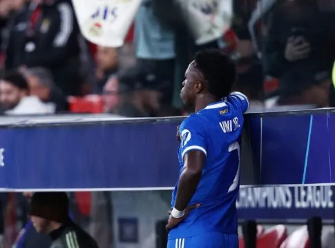 Mourinho critica comemoração de Vini Jr e evita falar sobre racismo