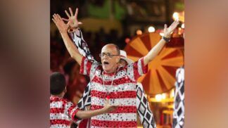 Aos 69 anos e após 38 carnavais ininterruptos na avenida, mestre de bateria Ciça celebra homenagem inédita da Viradouro