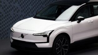 Imagem do modelo Volvo EX30, elétrico, na cor branca