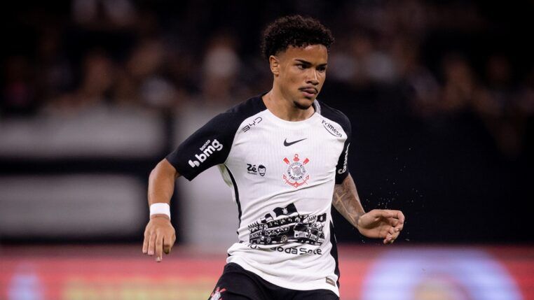 O atacante Kaio Cesar durante a vitória do Corinthians sobre o Capivariano