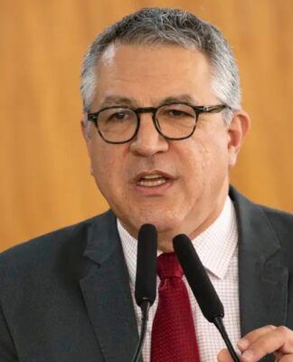 “É um orgulho e segurança para o povo brasileiro”, diz Padilha sobre vacina contra dengue