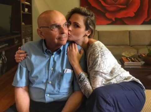 Ana Paula Renault, participante do BBB 26, com o pai dela