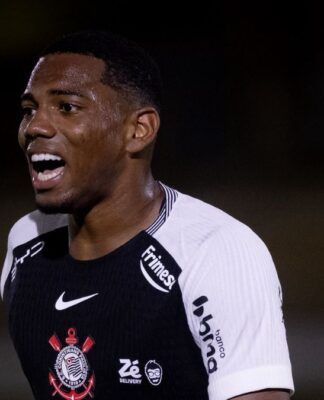 Corinthians encaminha a venda do volante André ao Milan, da Itália