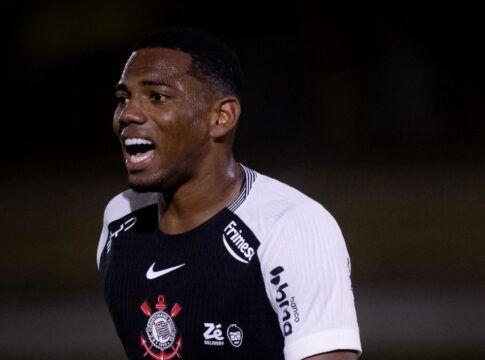 Corinthians encaminha a venda do volante André ao Milan, da Itália