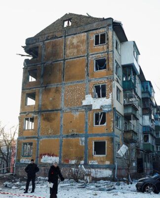 Rússia bombardeia instalações energéticas ucranianas antes de negociações de paz