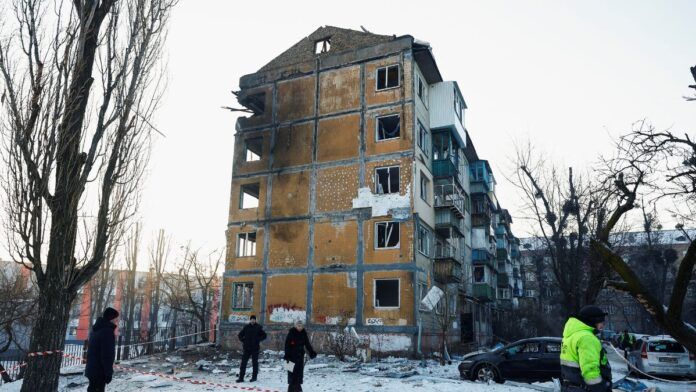 Rússia bombardeia instalações energéticas ucranianas antes de negociações de paz