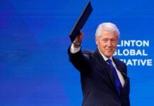 Bill Clinton depõe no Congresso dos EUA sobre relação com Jeffrey Epstein