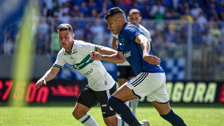 Bruno Rodrigues durante sua primeira passagem no Cruzeiro, que durou de 2022 a 2023