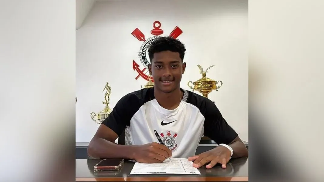 O Corinthians acertou a contratação do atacante Ryan Esteves, destaque do Boavista-RJ, para defender seu Sub-20