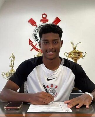 O Corinthians acertou a contratação do atacante Ryan Esteves, destaque do Boavista-RJ, para defender seu Sub-20