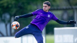 Gustavo Milani, de 16 anos, foi relacionado pelo Corinthians para enfrentar o Cruzeiro pelo Brasileirão