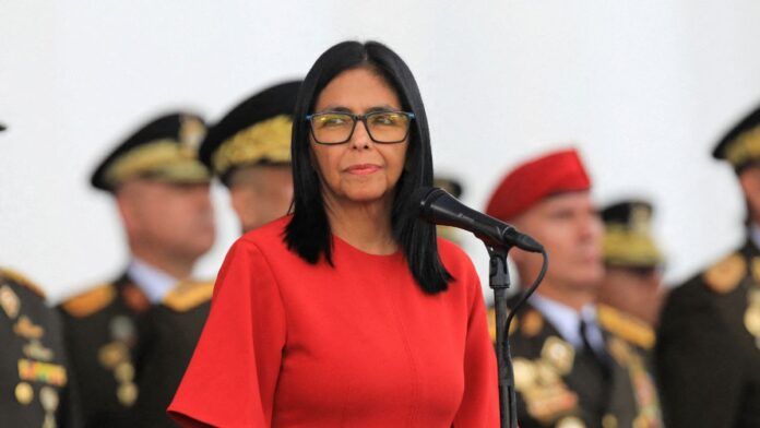 Delcy Rodríguez conversa com Trump e pede respeito nas relações EUA-Venezuela