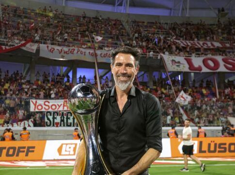 Atlético-MG encaminha contratação do argentino Eduardo Domínguez, do Estudiantes