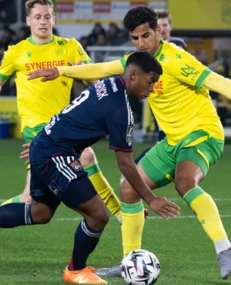 O atacante brasileiro Endrick em Lyon x Nantes, pelo Campeonato Francês
