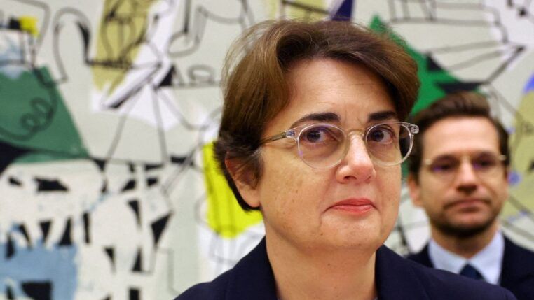 A ex-presidente do Louvre, Laurence Des Cars