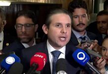 Hugo Motta dá entrevista coletiva