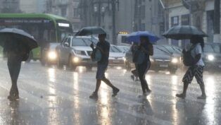 A Defesa Civil disparou alerta de fortes chuvas para as regiões Sul, Sudeste e central de São Paulo