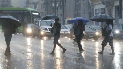 A Defesa Civil disparou alerta de fortes chuvas para as regiões Sul, Sudeste e central de São Paulo