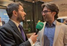 João Sabino, diretor de políticas públicas do iFood, dá entrevista ao jornalista Rafael Thebas, da TMC