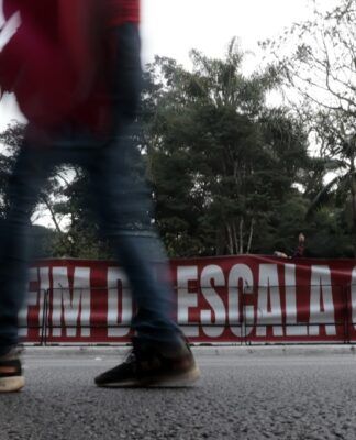 Protesto à atuação do Congresso Nacional na justiça tributária com a taxação dos super ricos, fim da escala 6×1 e a isenção de Imposto de Renda para quem ganha até R$ 5 mil, realizado em frente ao MASP.