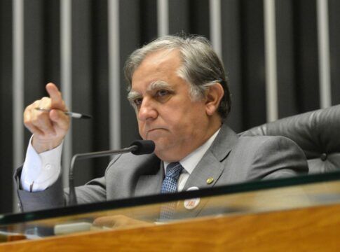 Senador Izalci defende anistia e diz que Congresso derrubará veto de Lula à dosimetria
