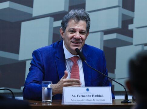 O ministro da Fazenda, Fernando Haddad, participa de audiência pública na Comissão de Assuntos Econômicos (CAE) do Senado. Em debate, o projeto de lei (PL 1.087/2025) do governo que isenta do Imposto de Renda quem ganha até R$ 5 mil.