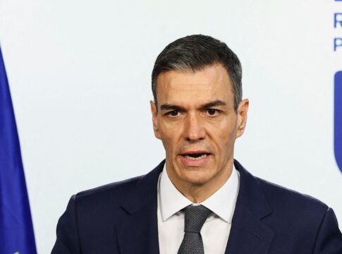 Espanha vai proibir acesso às redes sociais para menores de 16 anos, diz primeiro-ministro