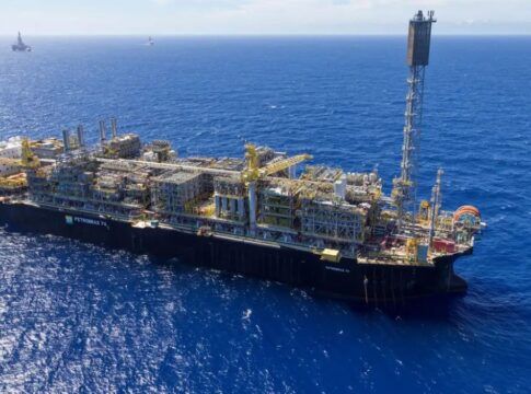 Petrobras bate recorde de produção e amplia exportações em 2025