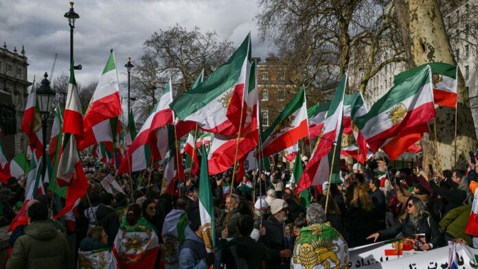 Protestos em apoio ao povo iraniano