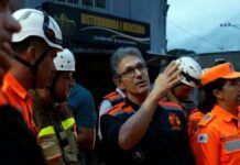 Governador Romeu Zema em área atingida pelas chuvas em MG