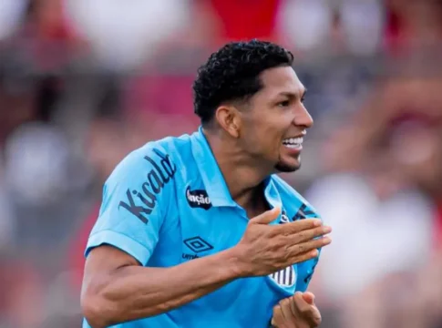 Rony comemora gol marcado na partida entre Noroeste e Santos pelo Paulistão 2026