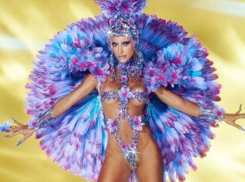 Sabrina surpreende na Gaviões representando flor da era dos dinossauros