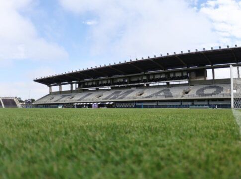 Desde maio de 2025, o Corinthians não vem podendo sediar jogos no período noturno na Fazendinha, estádio destinado para partidas de futebol feminino e de base