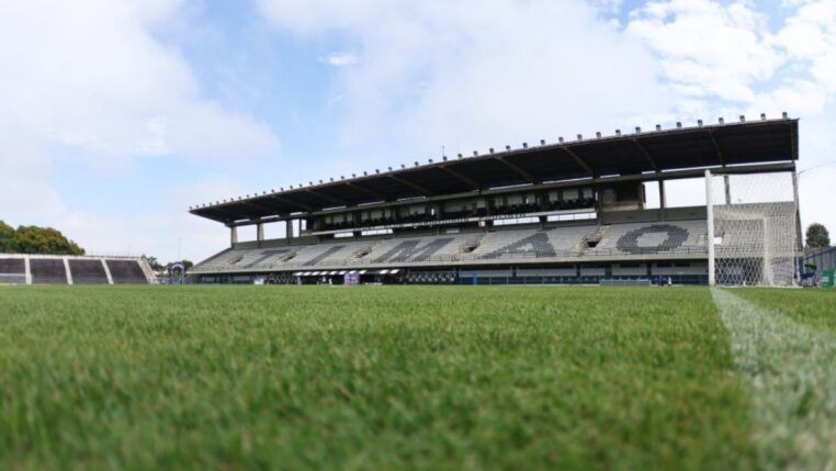 Desde maio de 2025, o Corinthians não vem podendo sediar jogos no período noturno na Fazendinha, estádio destinado para partidas de futebol feminino e de base