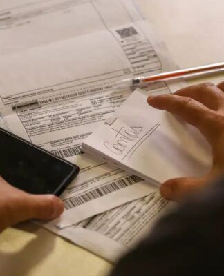 Salário mínimo de R$ 1.621 começa a ser pago nesta segunda