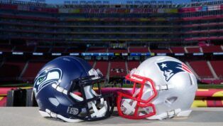 Capacetes do Seattle Seahawks e do New England Patriots no Levi’s Stadium