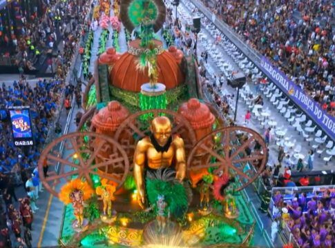 Léa Garcia, floresta azul e carro enguiçado: como foi o 2º dia do Carnaval de SP