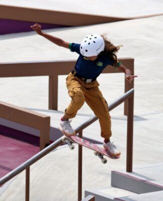 Rayssa Leal começa mal, mas vence etapa de Sydney da Street League Skateboarding