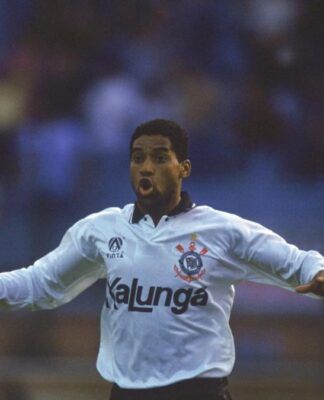 Ex-atacante Viola é condenado a 3 anos e 10 meses por porte ilegal de arma em SP