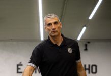 Vojvoda sobrevive no Santos após vitória contra o Vasco e boa atuação de Neymar